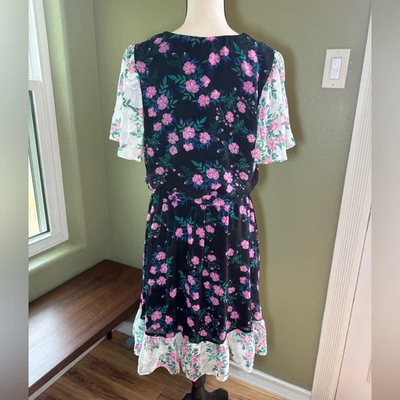 Betsy Johnson Floral Dress - Picture 5 of 12